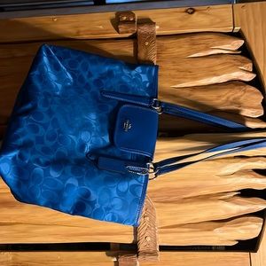 New without tags coach shoulder bag, non smoking & pet free home.